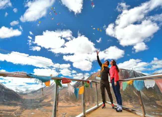 稻城亞丁、雙汽六日游